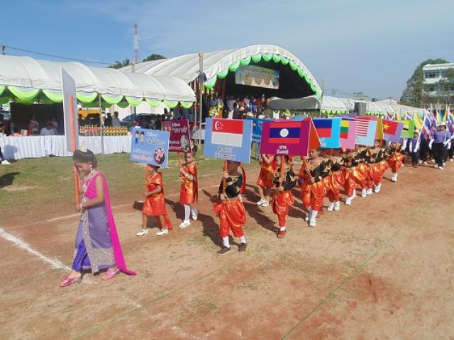 แข่งขันกรีฑานักเรียน นักศึกษา และประชาชน อำเภอบ้านนาเดิม ประจำปี 2558