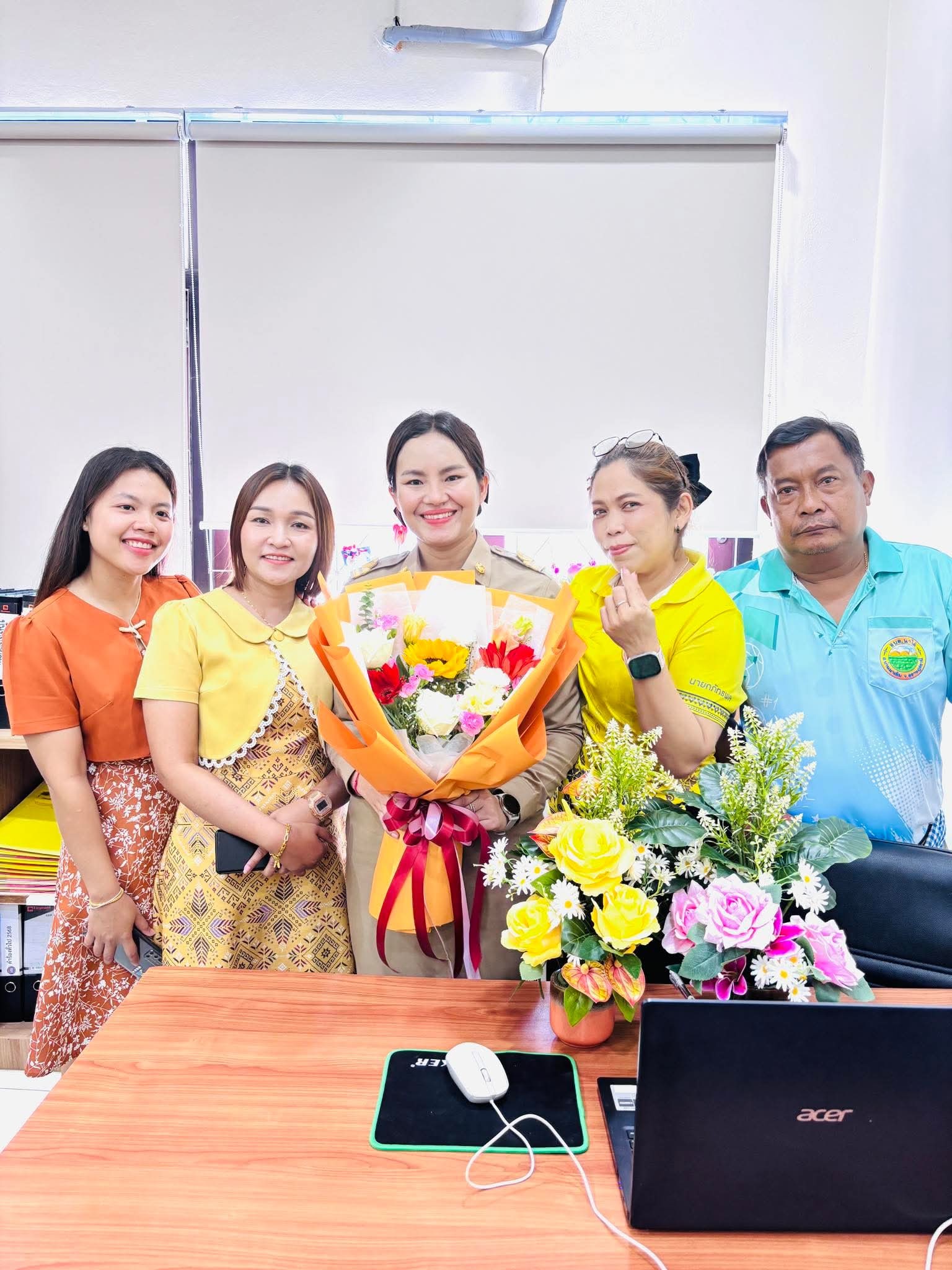 วันจันทร์ ที่  6  ตุลาคม 2568 เวลา 10.00น.
นายภัทรพล  คงทอง นายกองค์การบริหารส่วนตำบลนาใต้ พร้อมด้วยคณะบริหาร