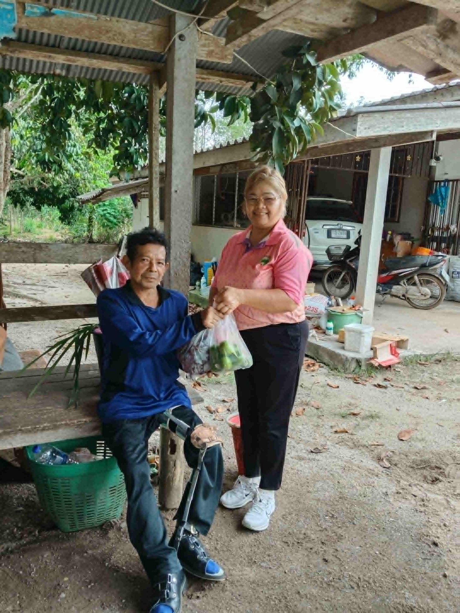 วันอังคาร ที่ 21 ตุลาคม 2568
นายภัทรพล   คงทอง นายกองค์การบริหารส่วนตำบลนาใต้ พร้อมด้วย คณะบริหาร  และเจ้าหน้าที่นักพัฒนาชุมชน ลงเยี่ยมบ้าน ผู้พิการ นายชัยฤทธิ์ รักบำรุง หมู่ 2 ตำบลนาใต้
#ดูแลประชาชนคืองานของเรา🧡
#องค์การบริหารส่วนตำบลนาใต้💛